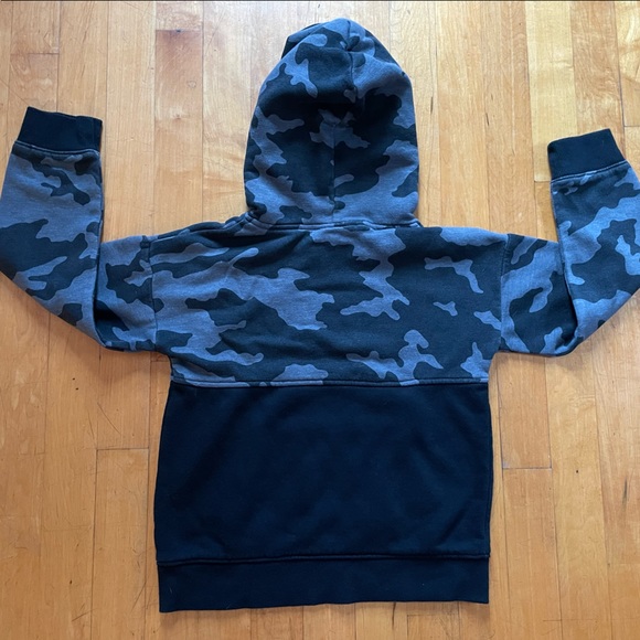 Under Armour Camo Hoodie Size 6 Pullover Sweatshirt - Picture 8 of 8